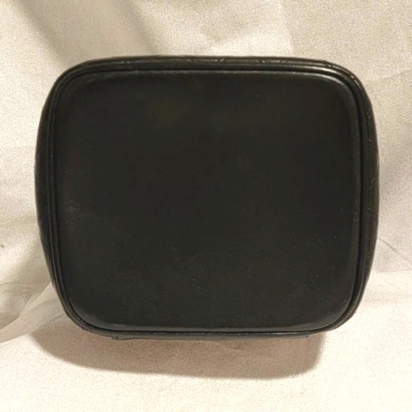 Authentic CHANEL Black Lambskin Leather Vanity Case - Picture 6 of 14